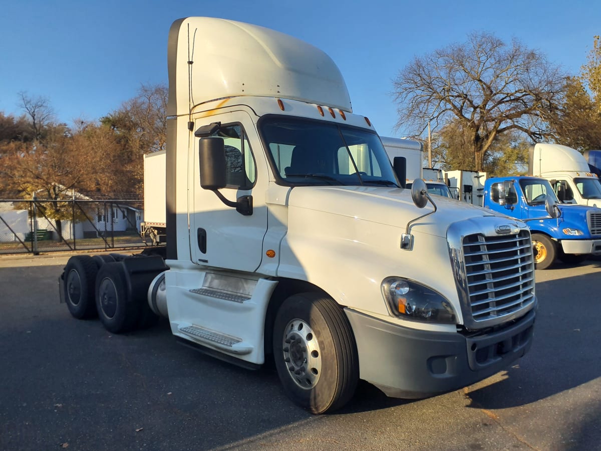 2019 Freightliner/Mercedes CASCADIA 125 823044