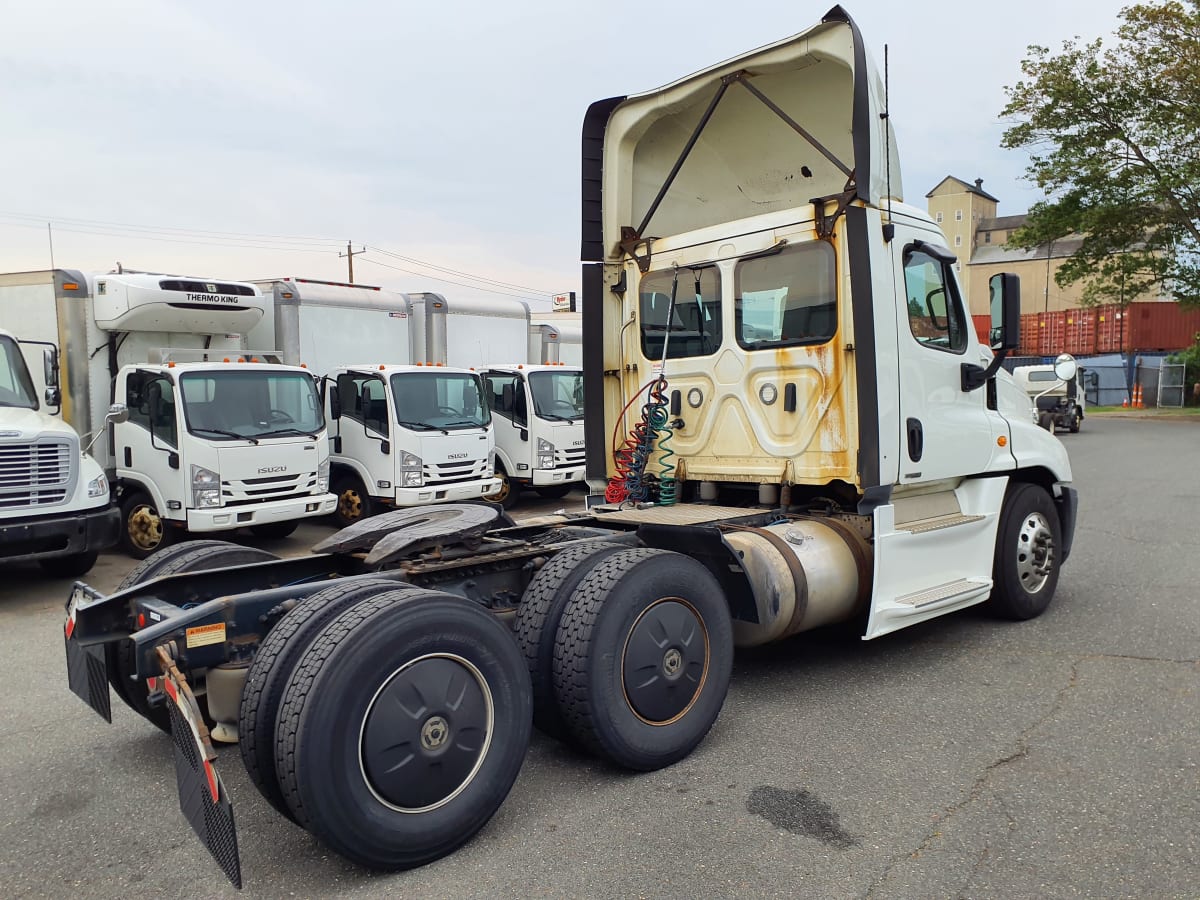 2019 Freightliner/Mercedes CASCADIA 125 823045