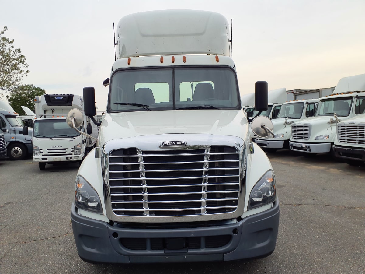 2019 Freightliner/Mercedes CASCADIA 125 823045