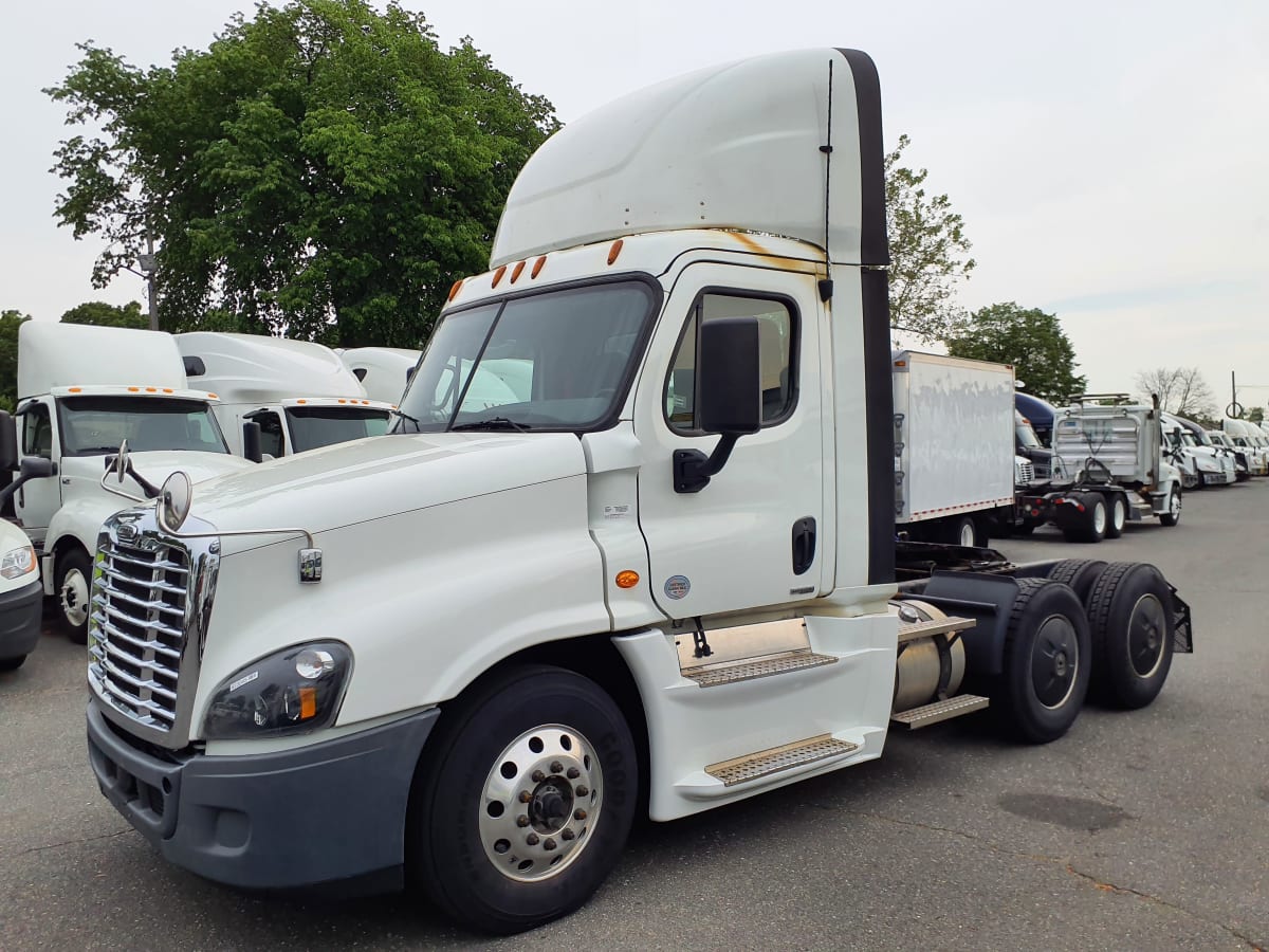 2019 Freightliner/Mercedes CASCADIA 125 823045