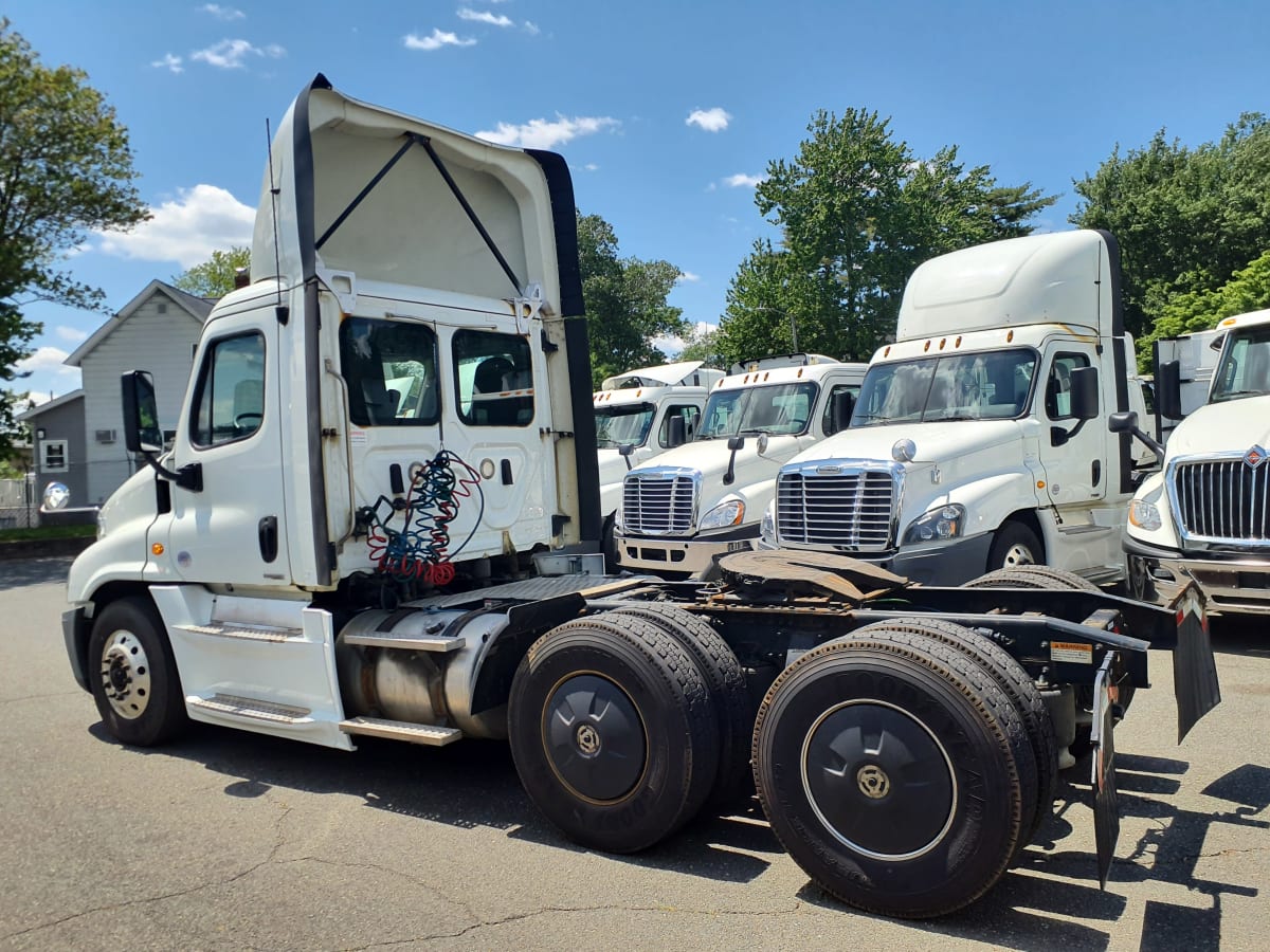 2019 Freightliner/Mercedes CASCADIA 125 823046