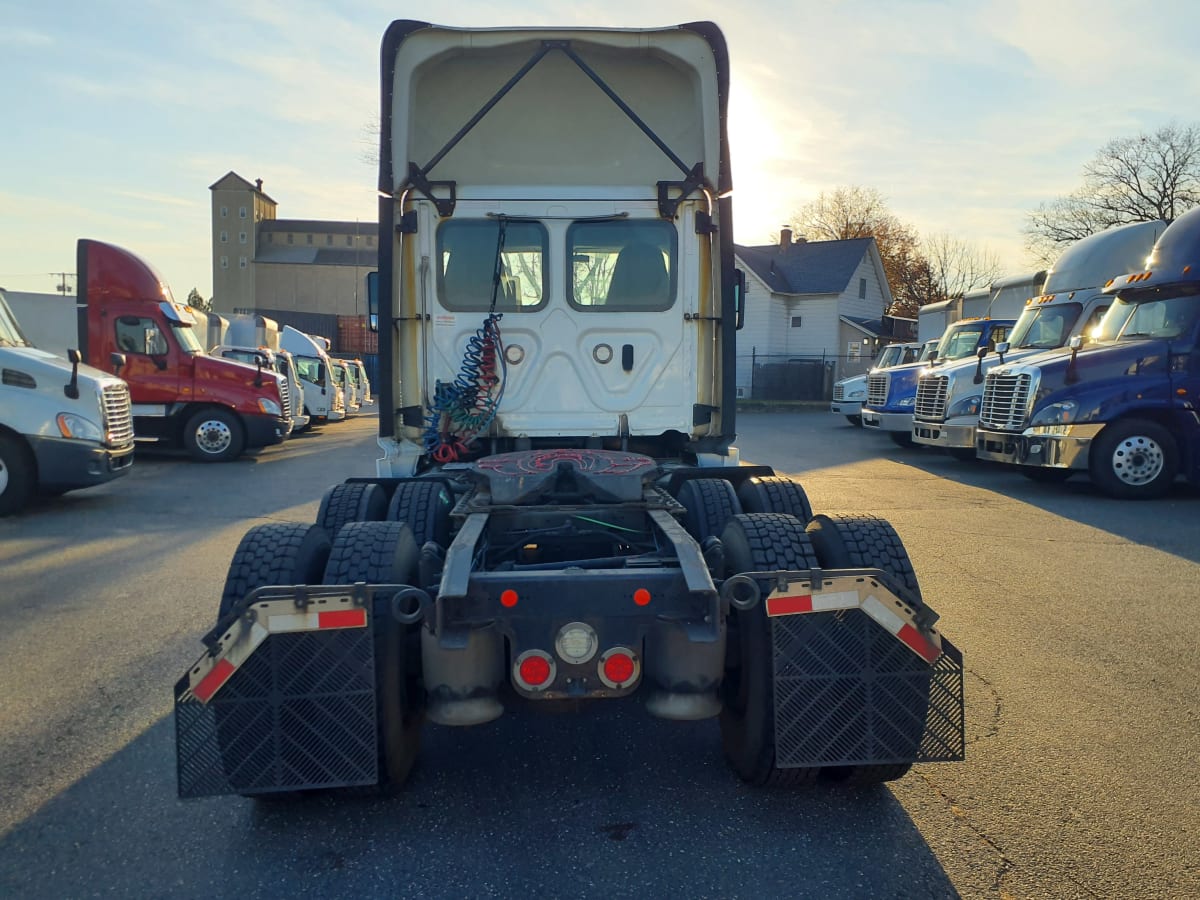 2019 Freightliner/Mercedes CASCADIA 125 823047