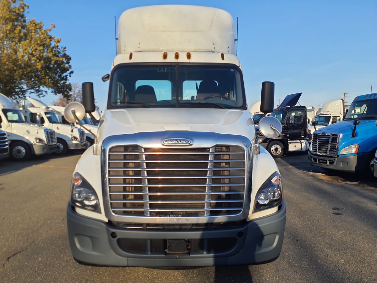 2019 Freightliner/Mercedes CASCADIA 125 823047