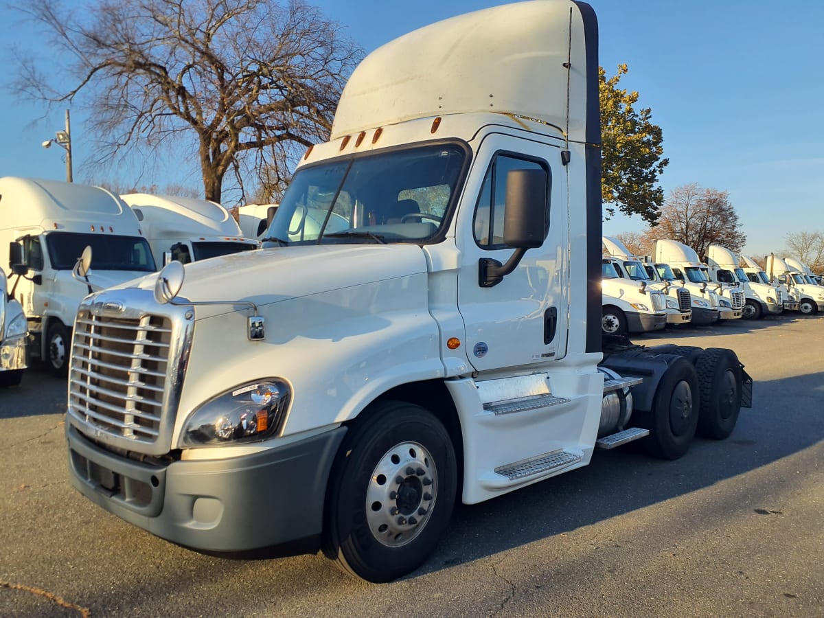 2019 Freightliner/Mercedes CASCADIA 125 823047