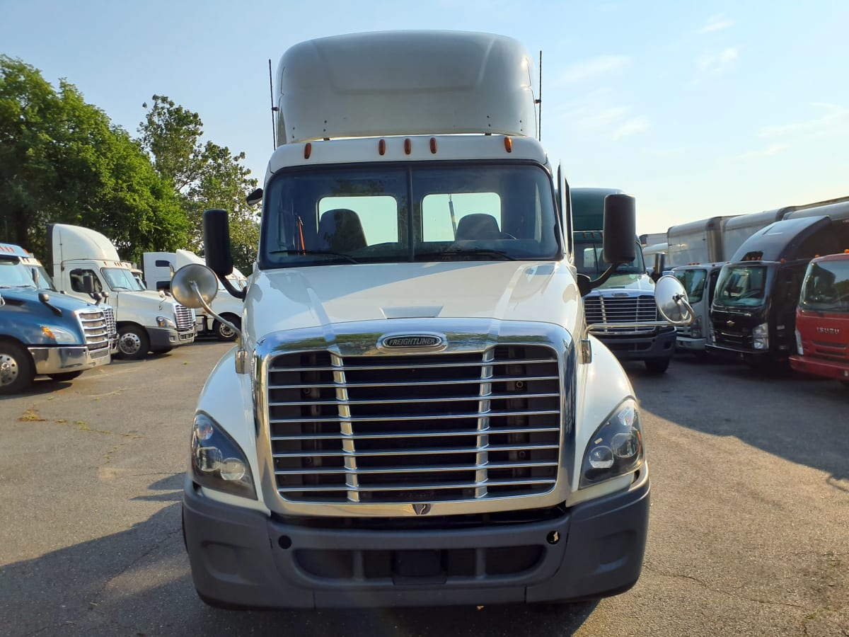 2019 Freightliner/Mercedes CASCADIA 125 823048