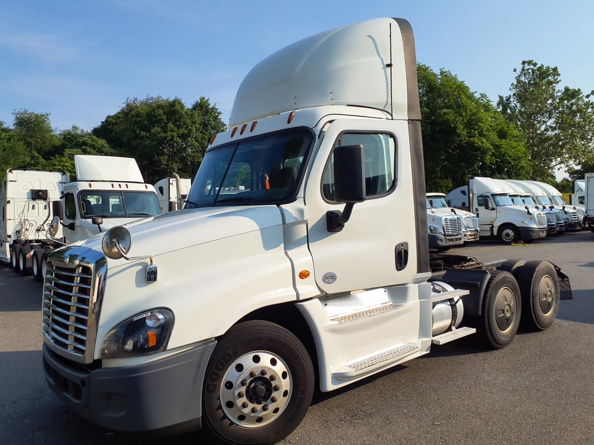 2019 Freightliner/Mercedes CASCADIA 125 823048