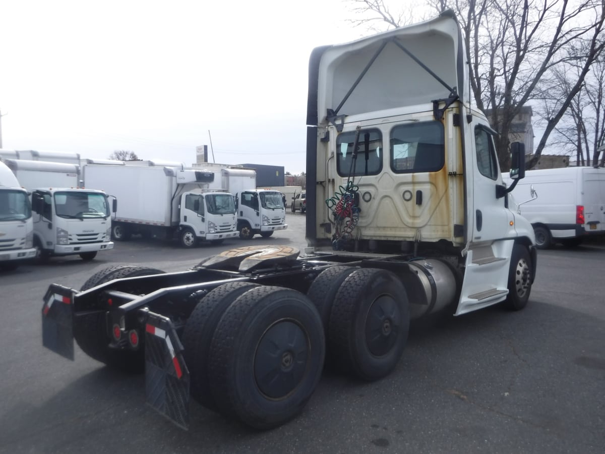 2019 Freightliner/Mercedes CASCADIA 125 823049