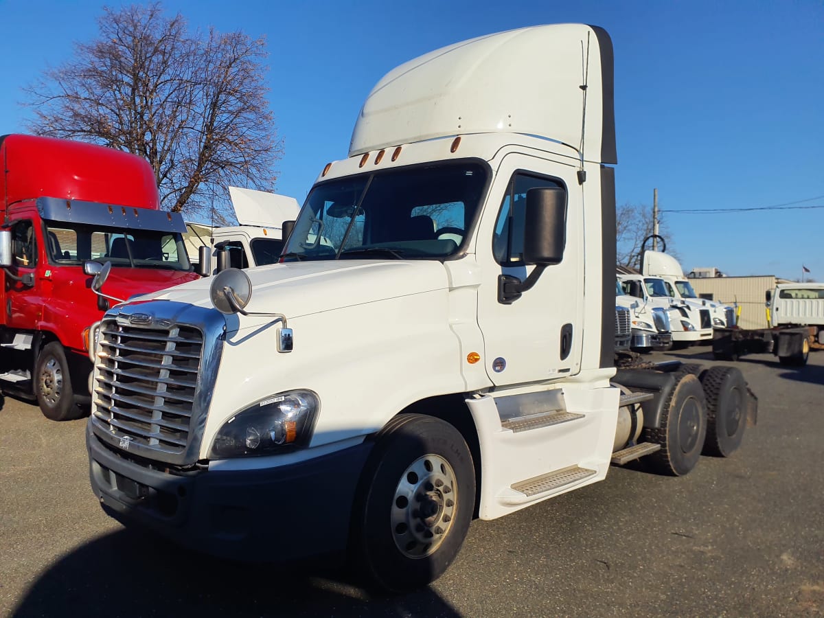 2019 Freightliner/Mercedes CASCADIA 125 823052