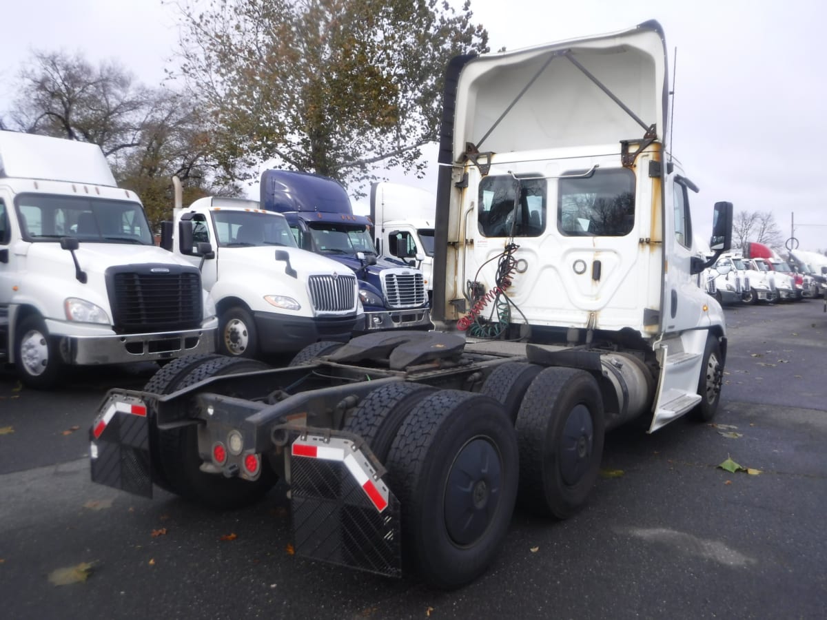 2019 Freightliner/Mercedes CASCADIA 125 823053