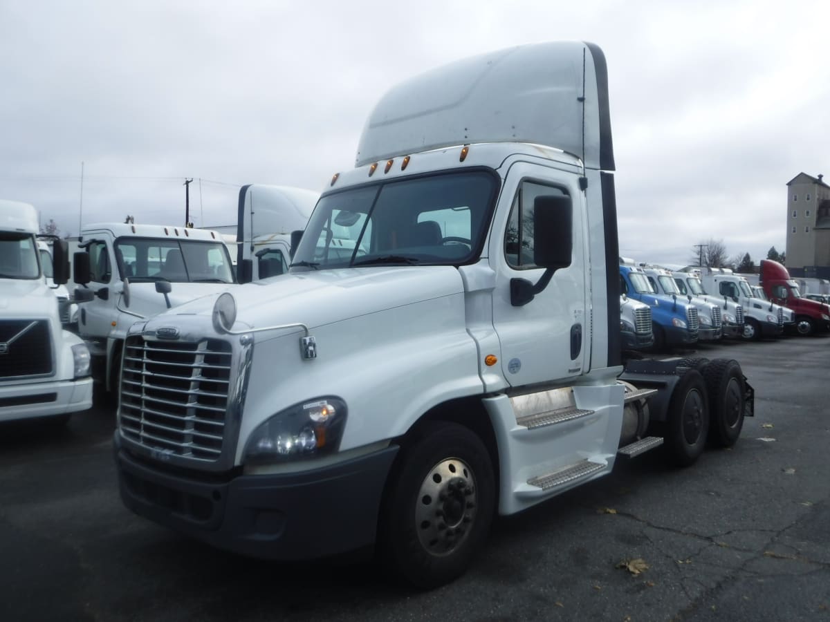 2019 Freightliner/Mercedes CASCADIA 125 823053