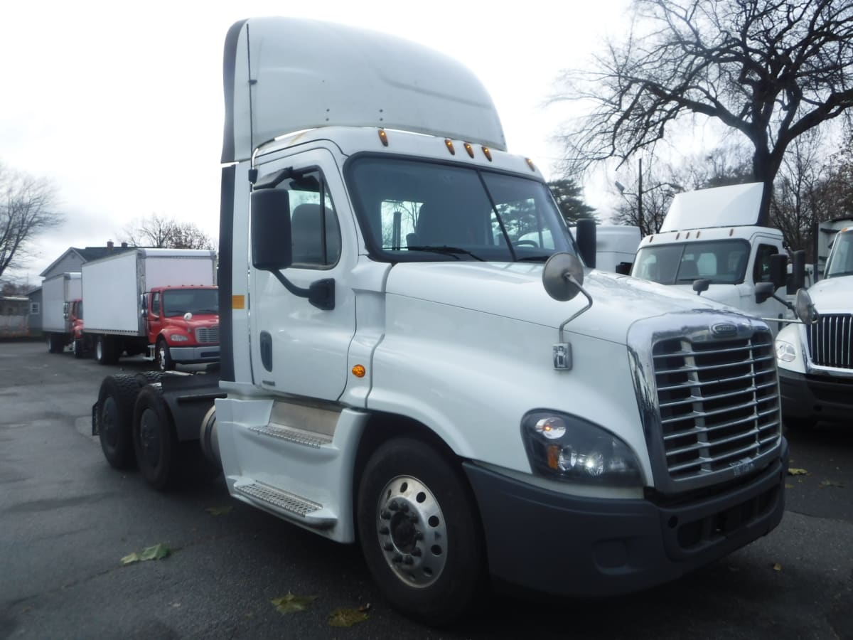 2019 Freightliner/Mercedes CASCADIA 125 823053