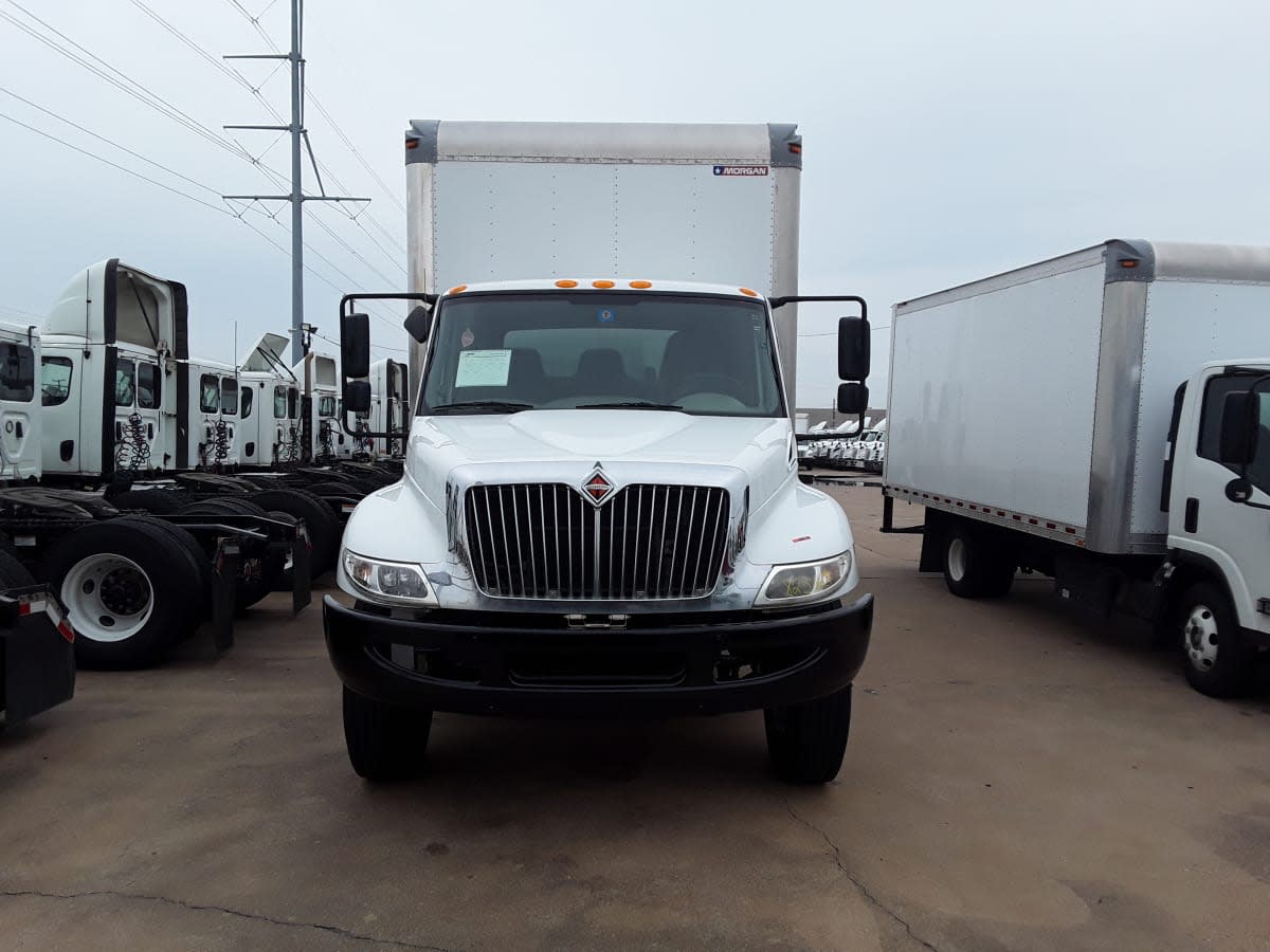 2019 Navistar International 4300 823163