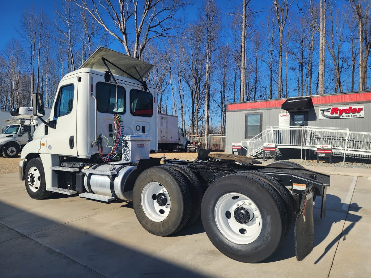 2019 Freightliner - image 6