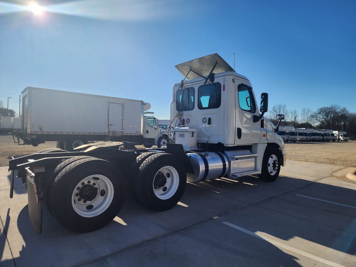 2019 Freightliner - image 4