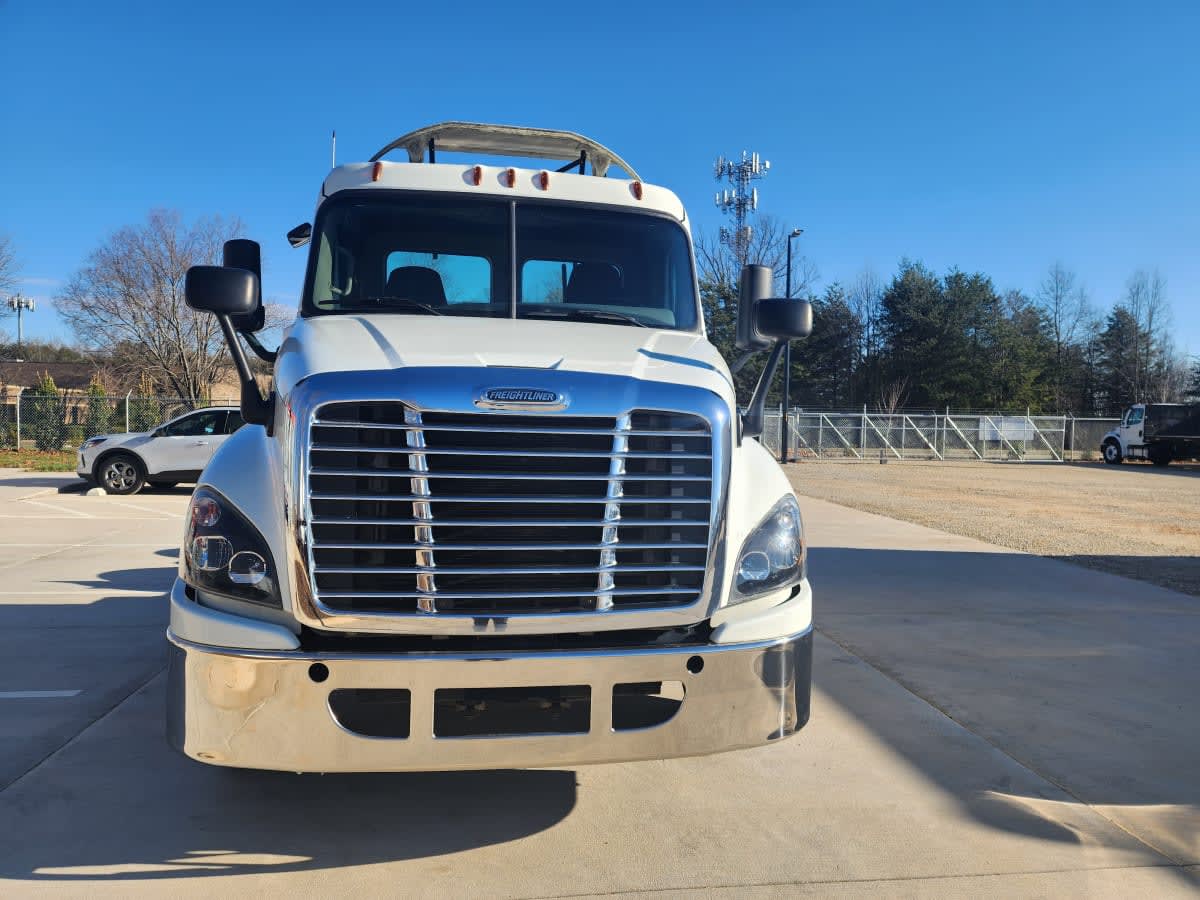 2019 Freightliner - image 2