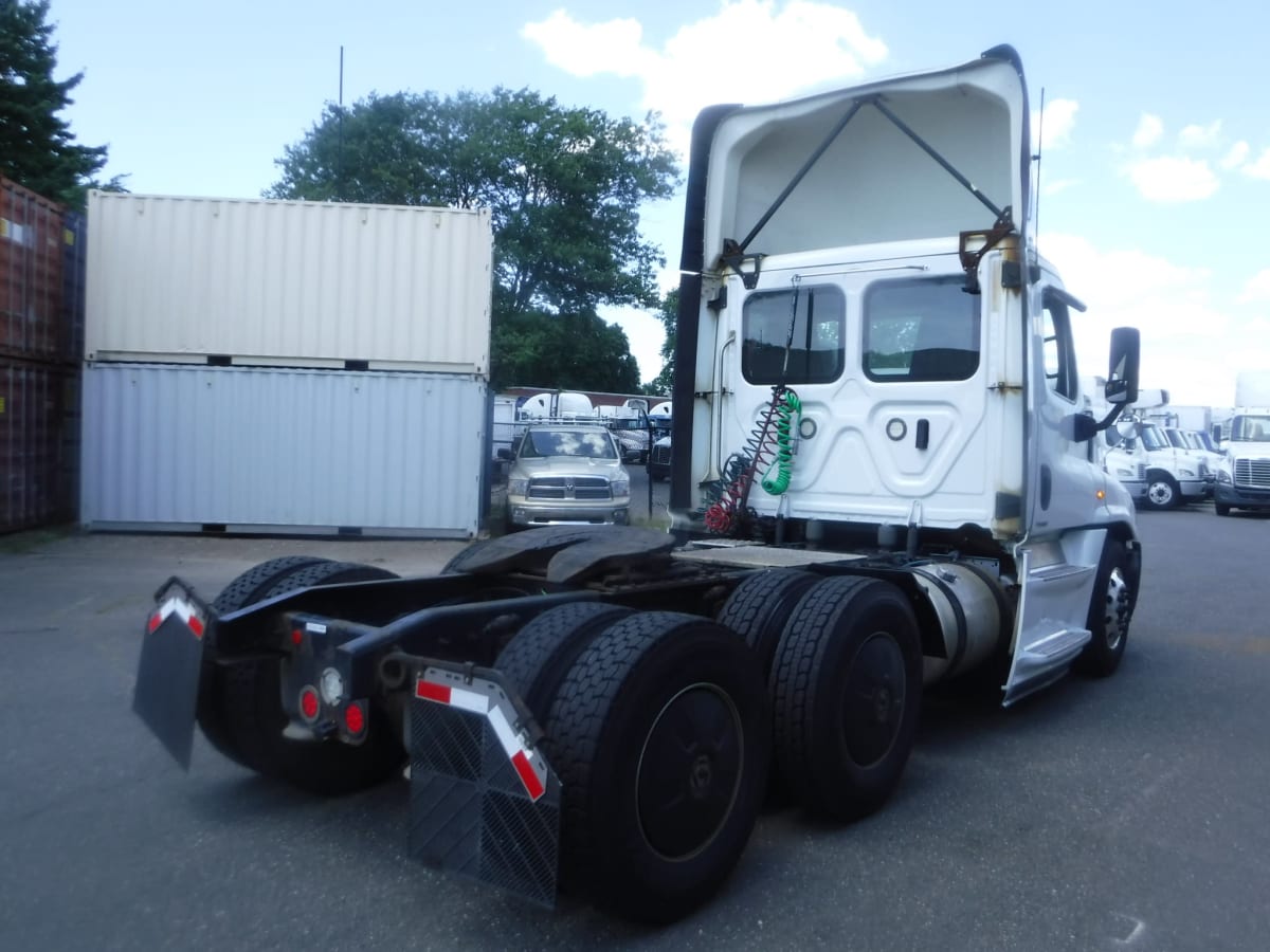 2019 Freightliner/Mercedes CASCADIA 125 823563