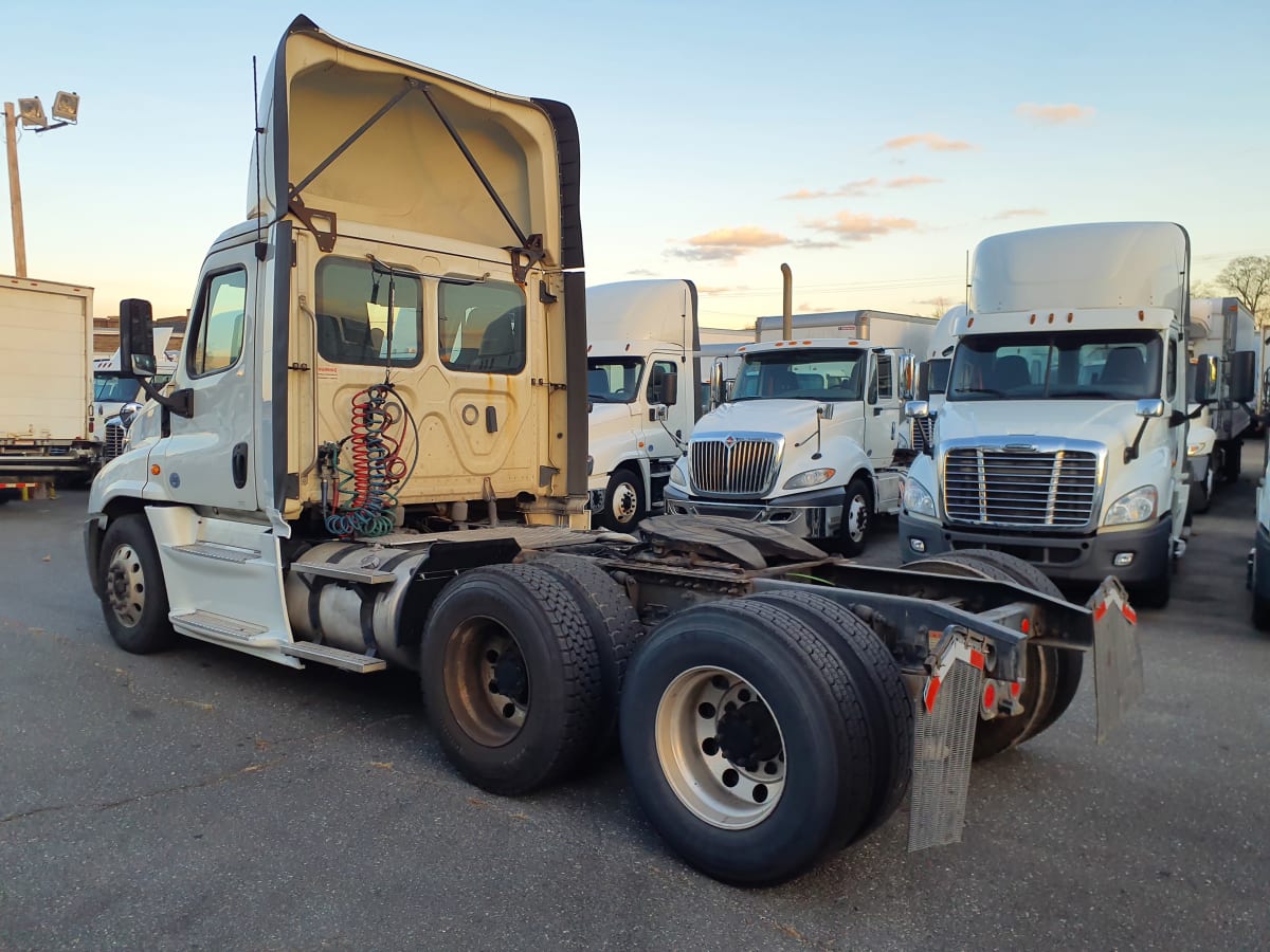 2019 Freightliner/Mercedes CASCADIA 125 823565