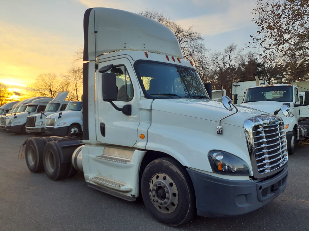 2019 Freightliner/Mercedes CASCADIA 125 823565