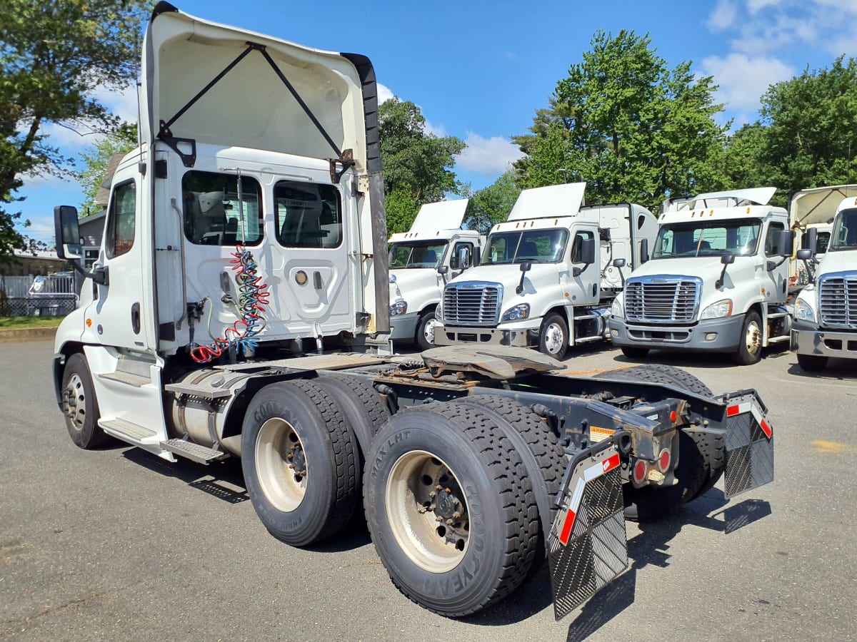 2019 Freightliner/Mercedes CASCADIA 125 823570