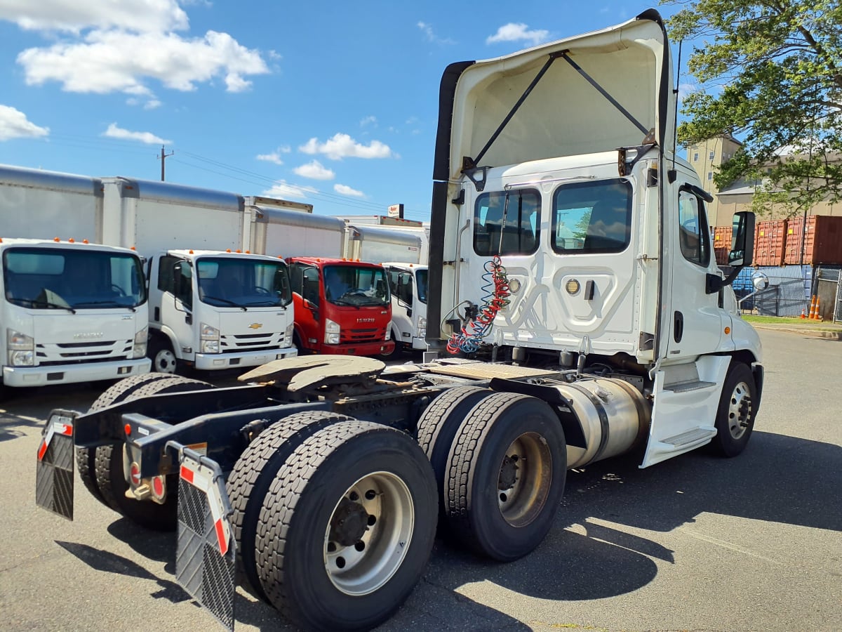 2019 Freightliner/Mercedes CASCADIA 125 823570