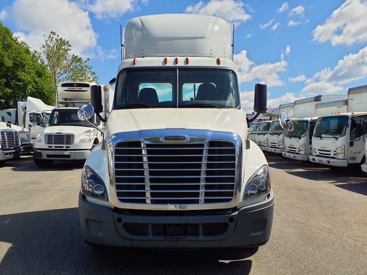 2019 Freightliner/Mercedes CASCADIA 125 823570