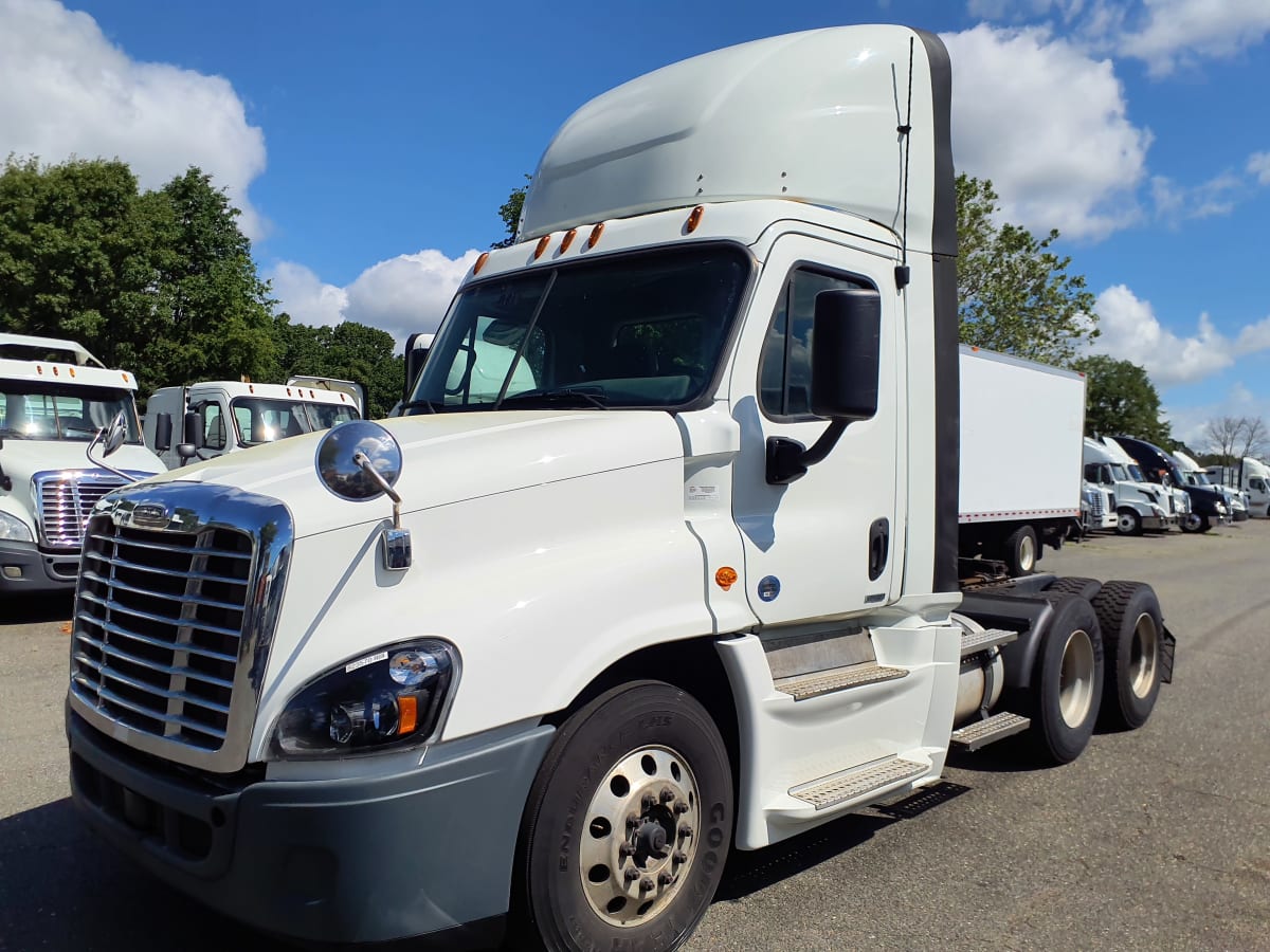 2019 Freightliner/Mercedes CASCADIA 125 823570