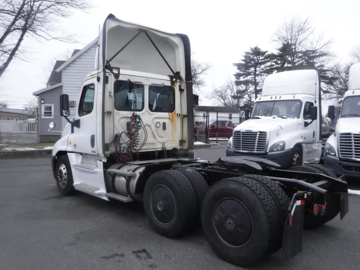 2019 Freightliner/Mercedes CASCADIA 125 823743