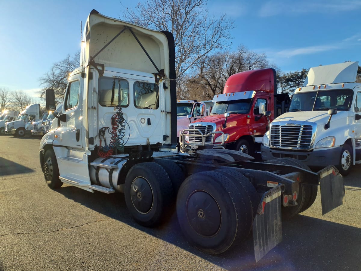 2019 Freightliner/Mercedes CASCADIA 125 823746