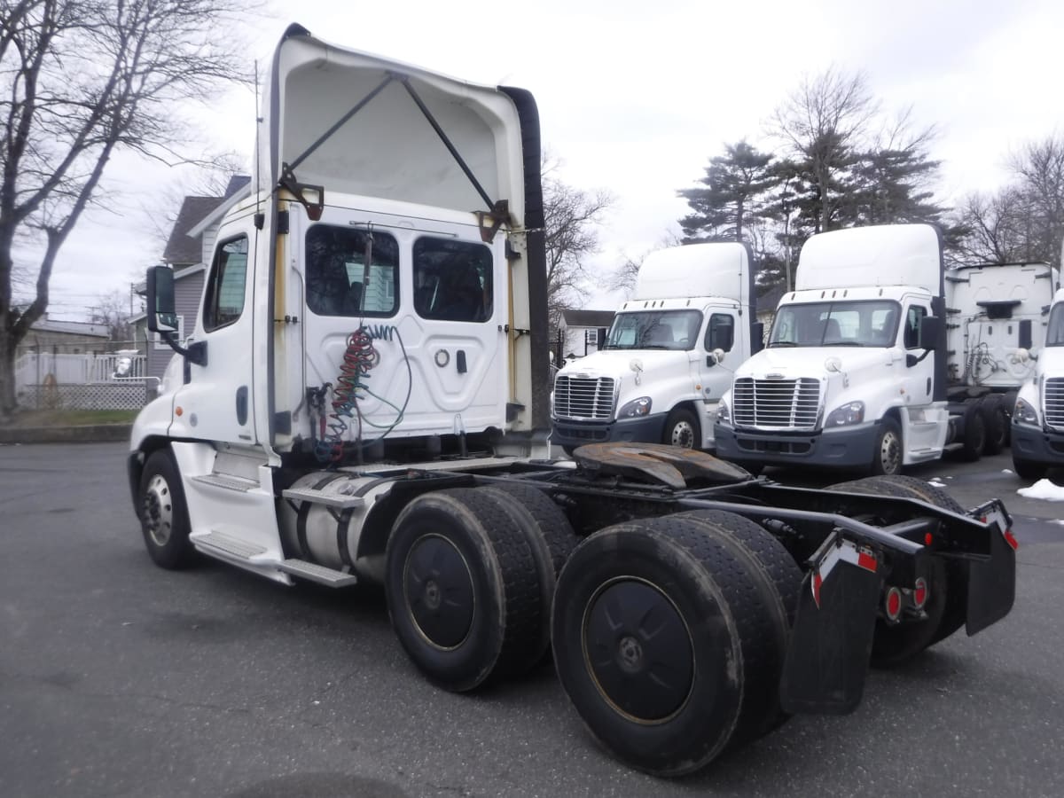 2019 Freightliner/Mercedes CASCADIA 125 823748