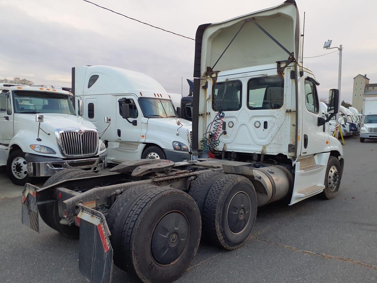 2019 Freightliner/Mercedes CASCADIA 125 823751