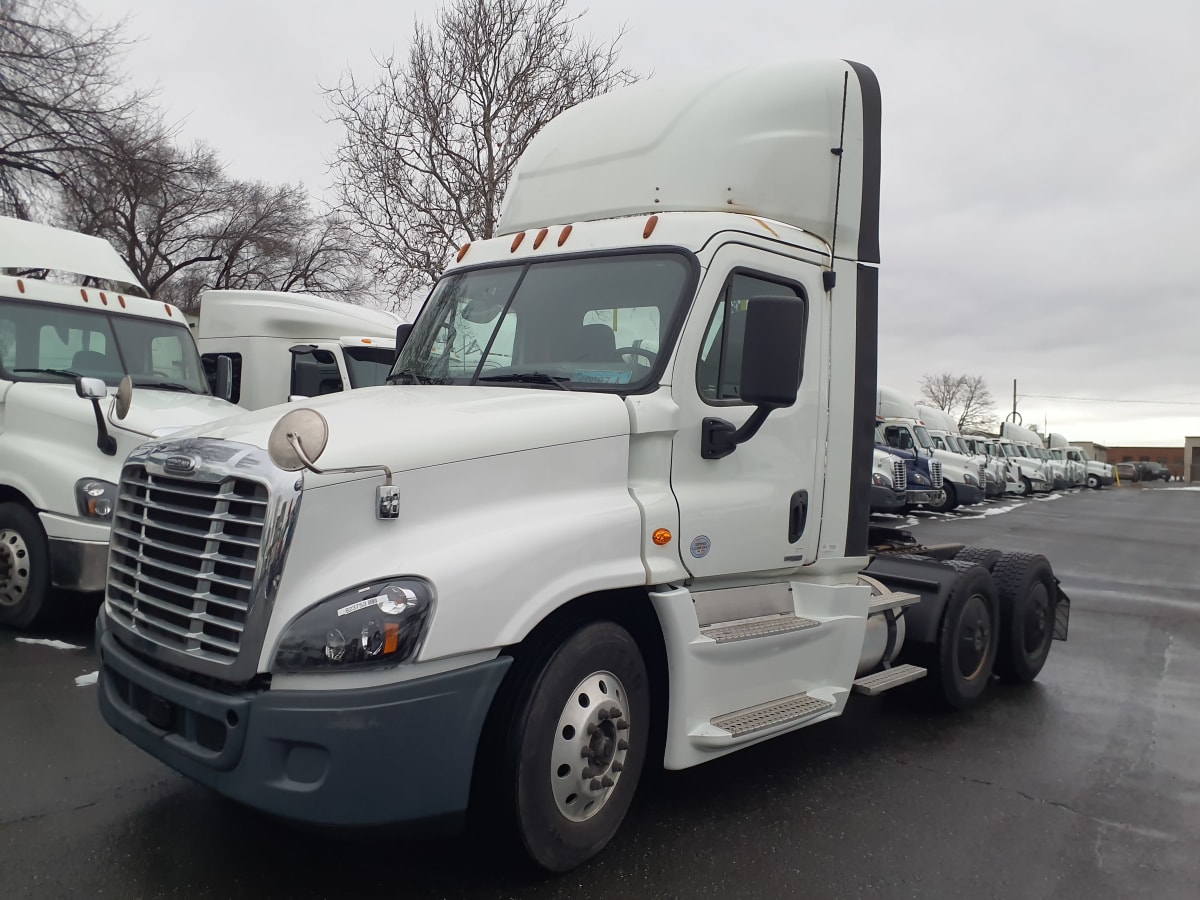 2019 Freightliner/Mercedes CASCADIA 125 823753