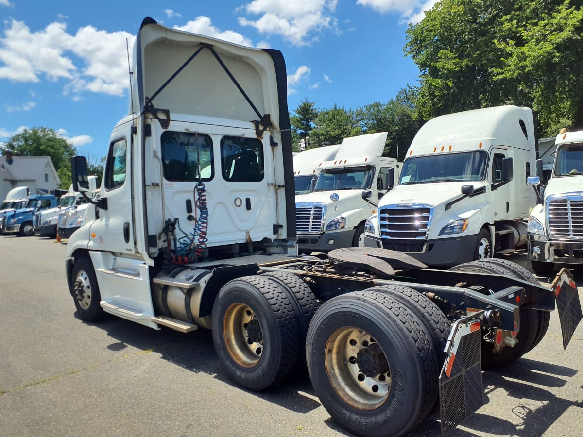 2019 Freightliner/Mercedes CASCADIA 125 823754