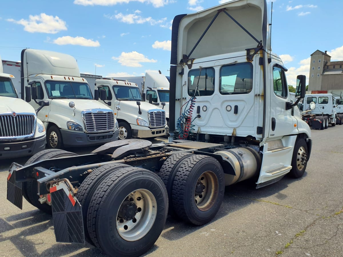 2019 Freightliner/Mercedes CASCADIA 125 823754