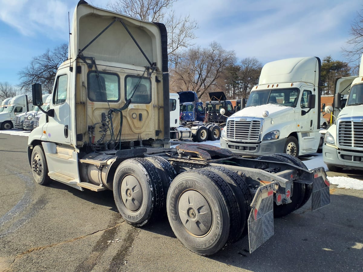 2019 Freightliner/Mercedes CASCADIA 823757