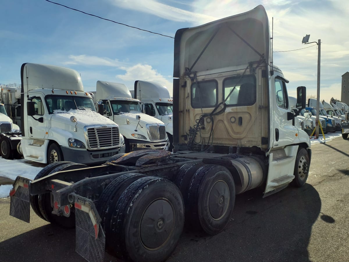 2019 Freightliner/Mercedes CASCADIA 823757