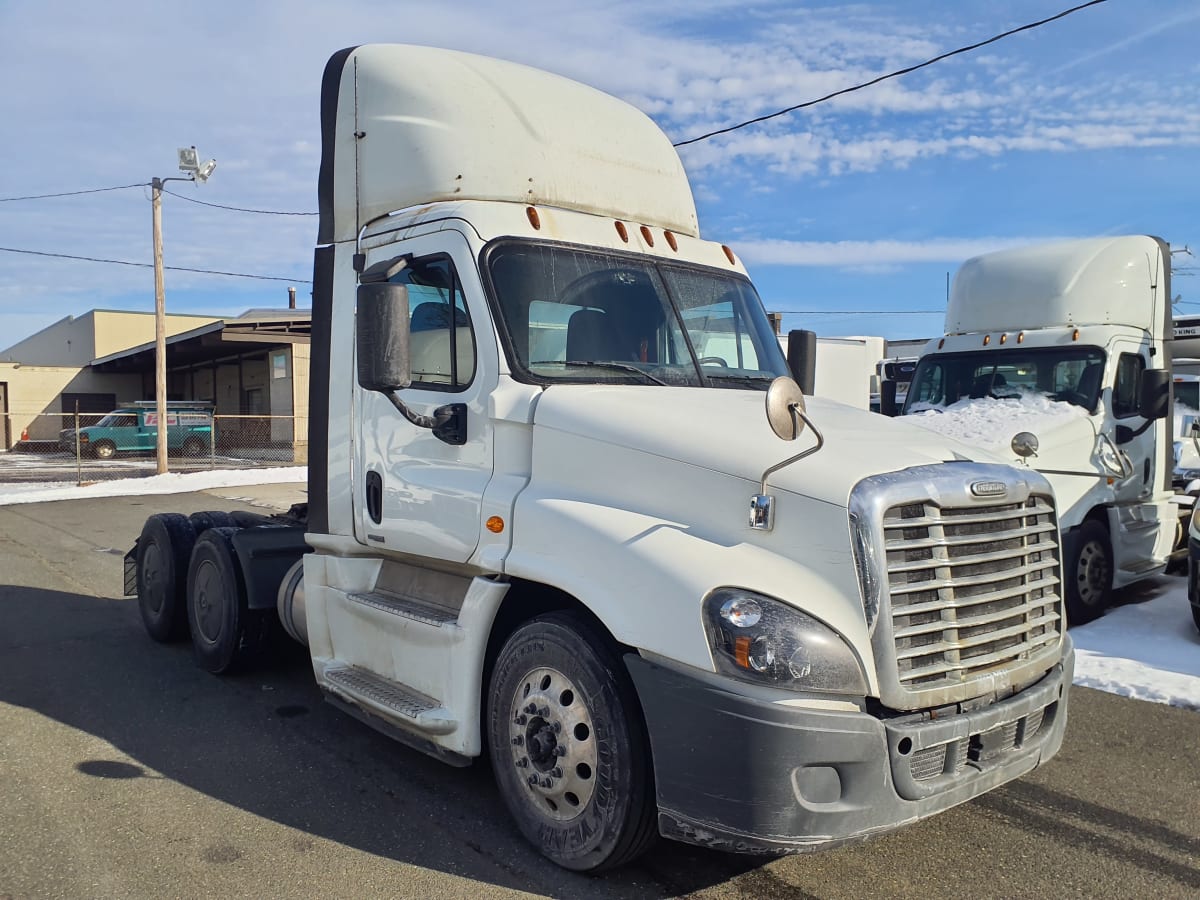 2019 Freightliner/Mercedes CASCADIA 823757