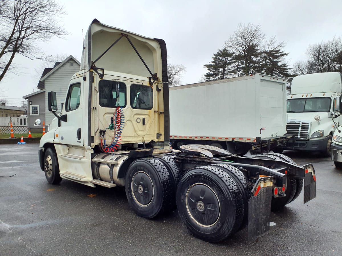 2019 Freightliner/Mercedes CASCADIA 125 823759