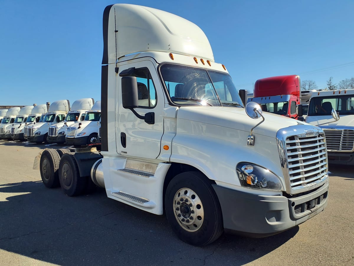 2019 Freightliner/Mercedes CASCADIA 125 823760