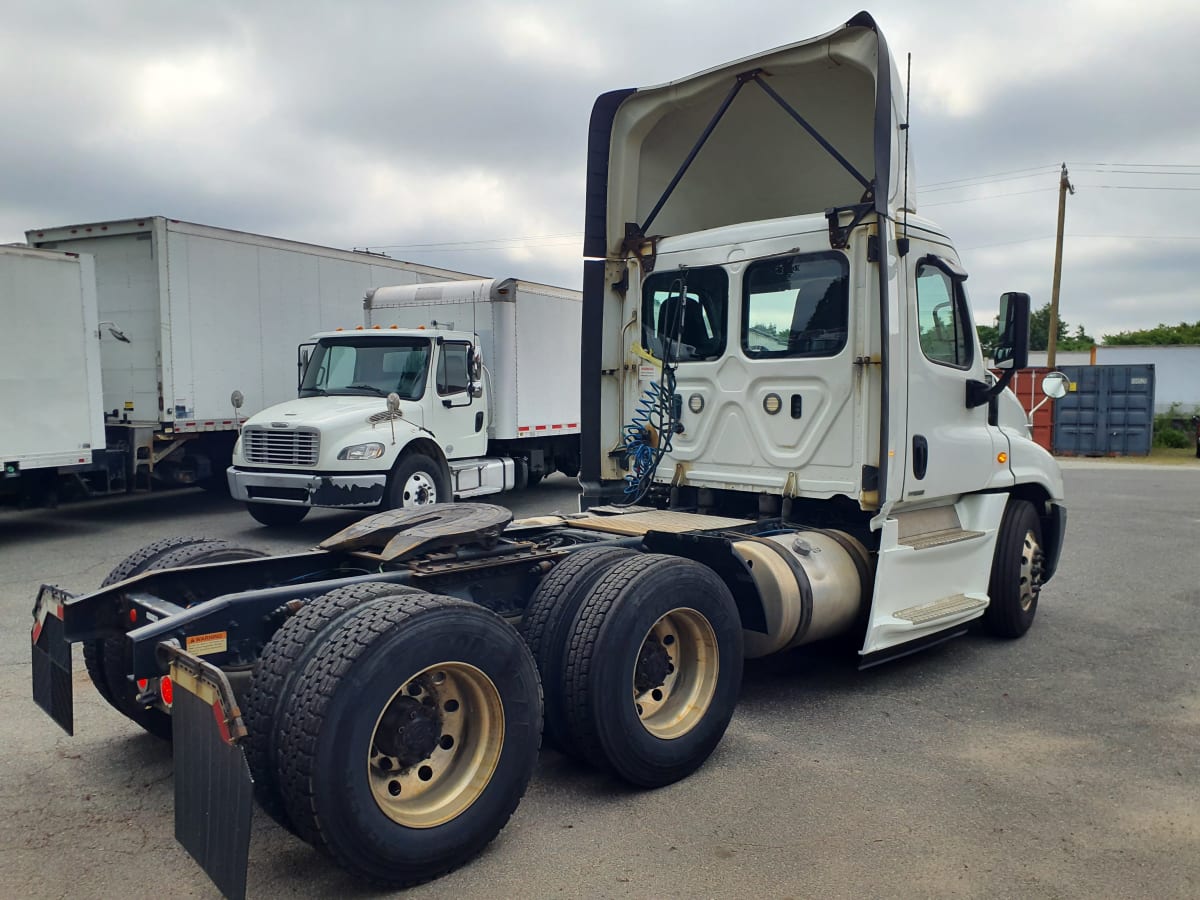 2019 Freightliner/Mercedes CASCADIA 125 823761