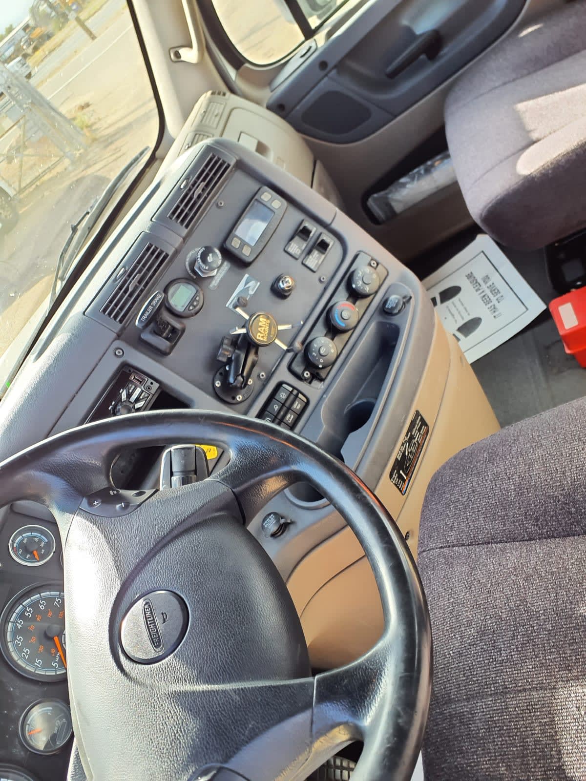 2019 Freightliner - image 7