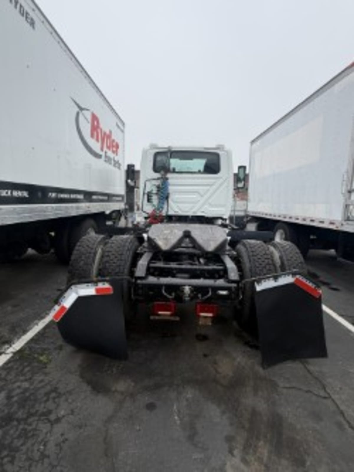 2019 International - image 5