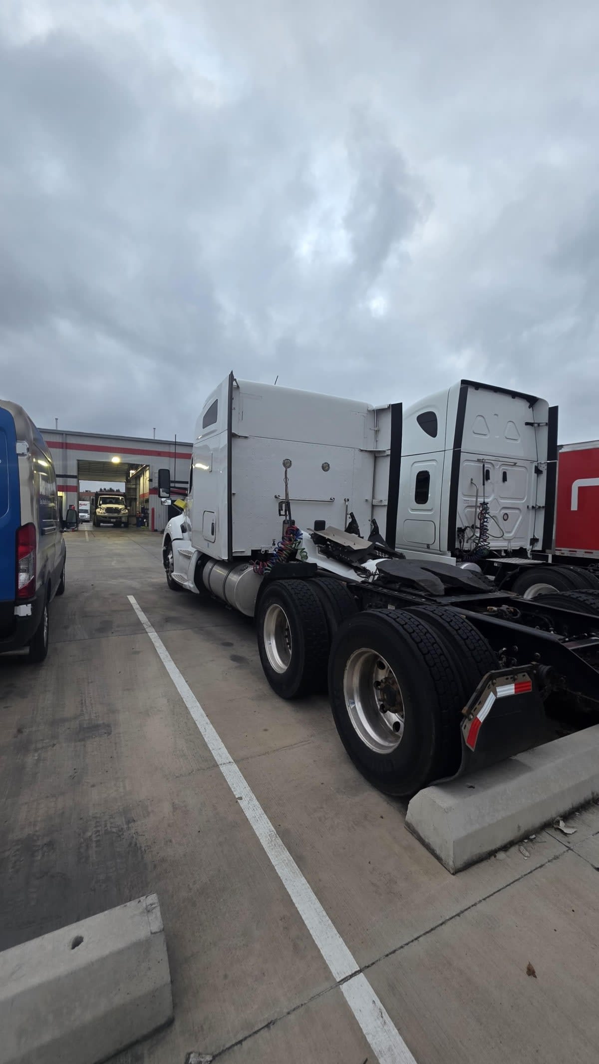 2019 Kenworth T680 - image 6