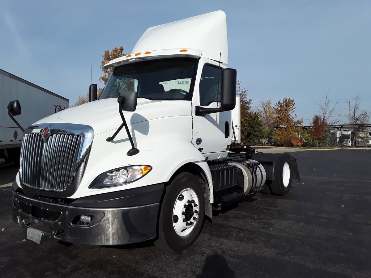 2019 Navistar International RH613 DAYCAB S/A 824117