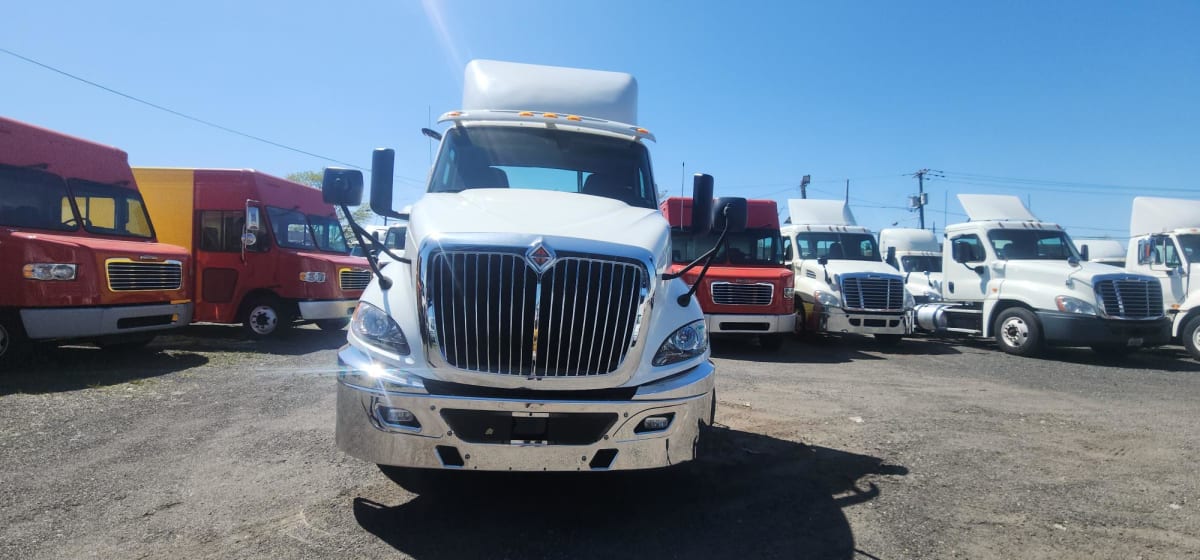 2019 Navistar International RH613 DAYCAB S/A 824160