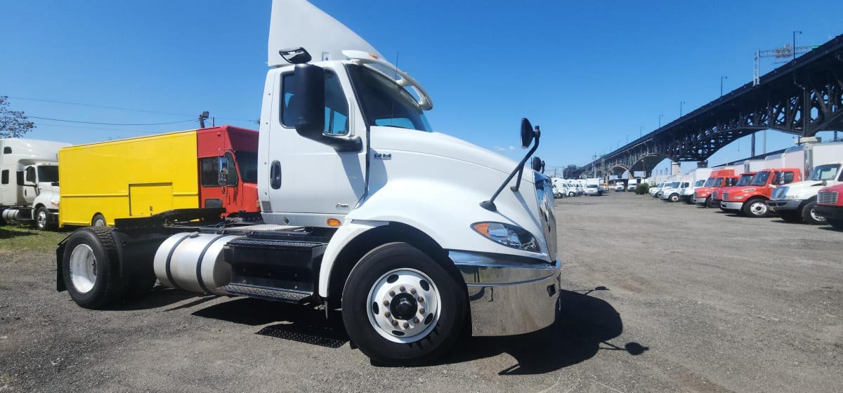 2019 Navistar International RH613 DAYCAB S/A 824160