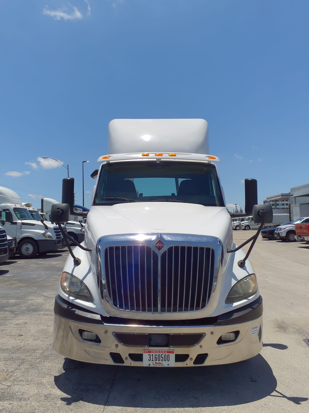 2019 International - image 2