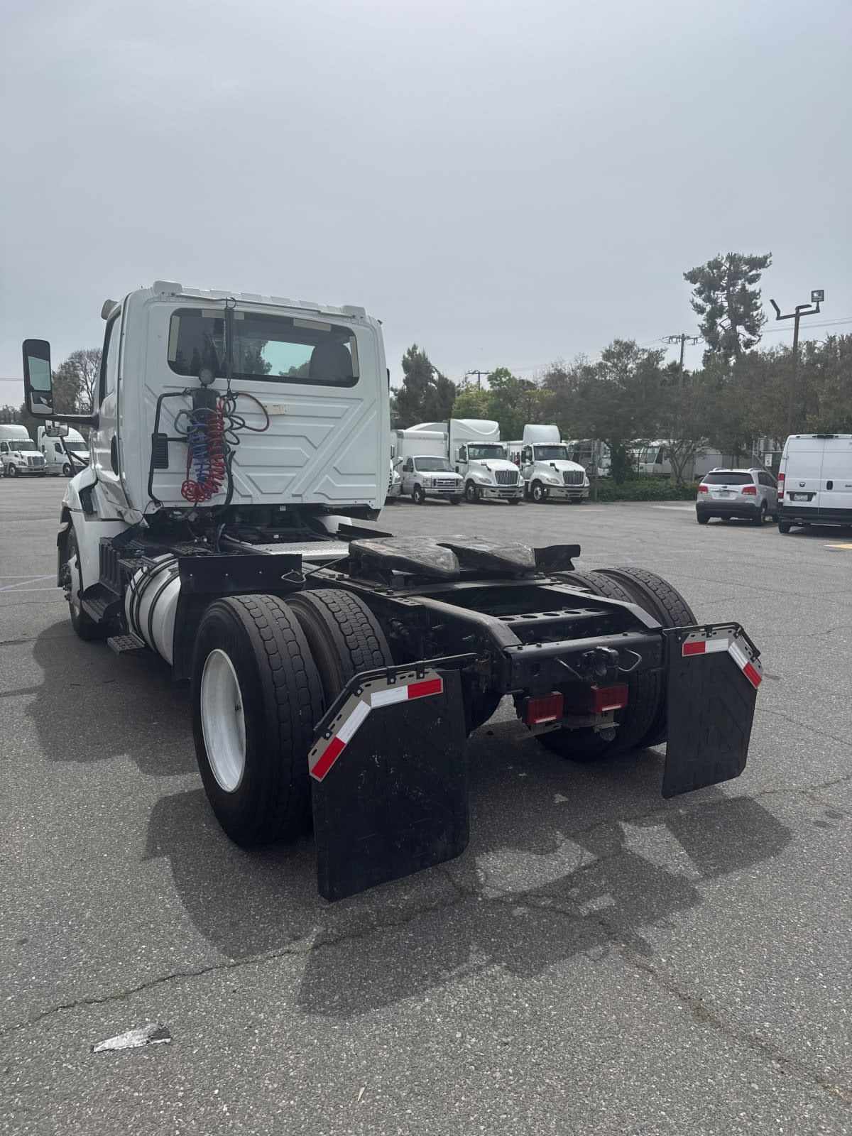 2019 International - image 6