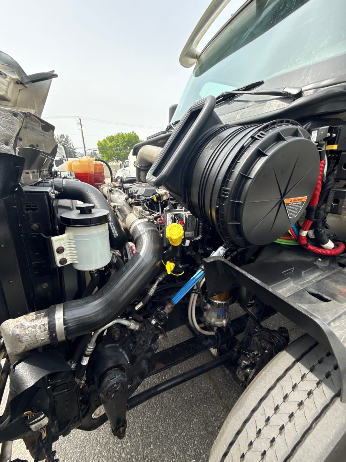 2019 International - image 8