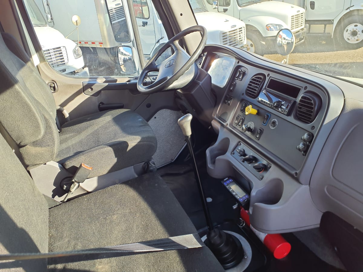2019 Freightliner/Mercedes M2 106 824237