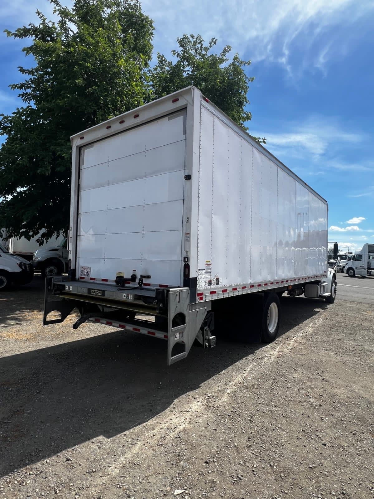 2019 Freightliner M2 106 824315